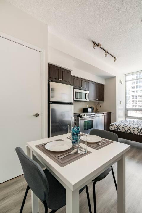 Cn Tower Luxe - Prime Downtown Location